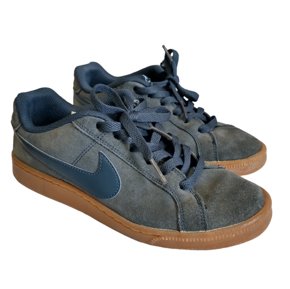 Nike Court Royale Suede Women's Shoes - Picture 3 of 11